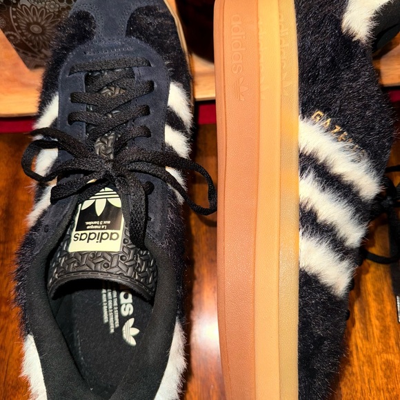 Women's Sneakers Gazelle Bold W JS3907 Core Black Cream White Gold Metallic 10 - Picture 6 of 7